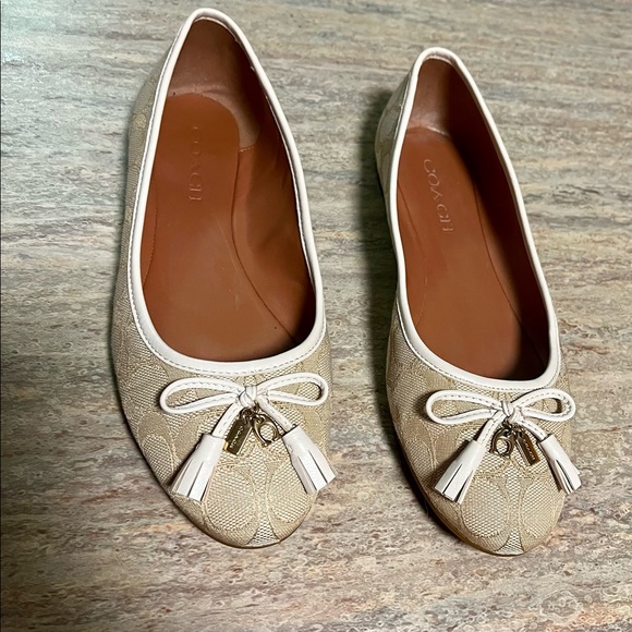 Coach monogram ballet flat shoes with charms and tassel - Picture 11 of 16